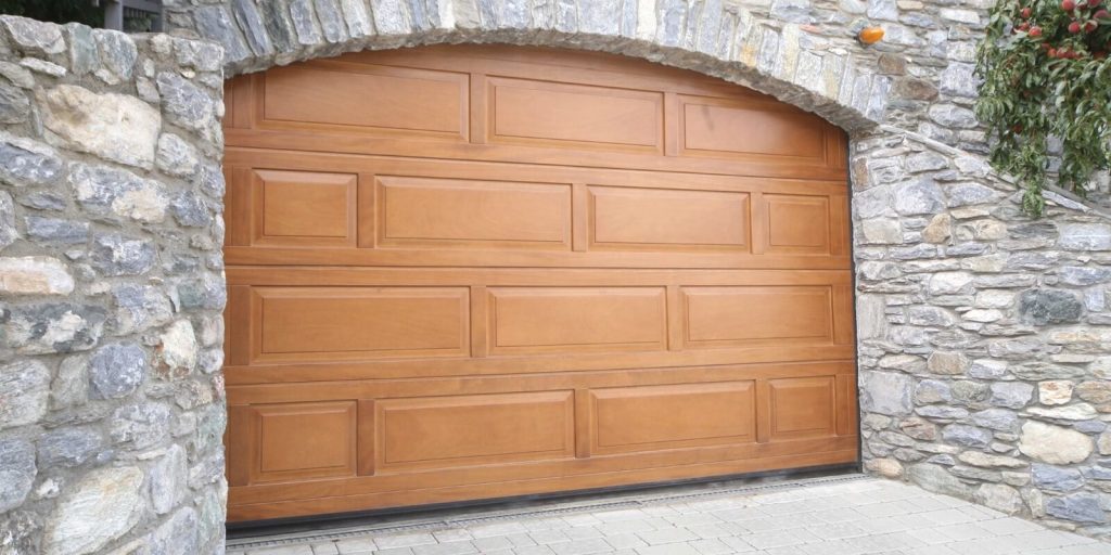 Porte sezionali in legno